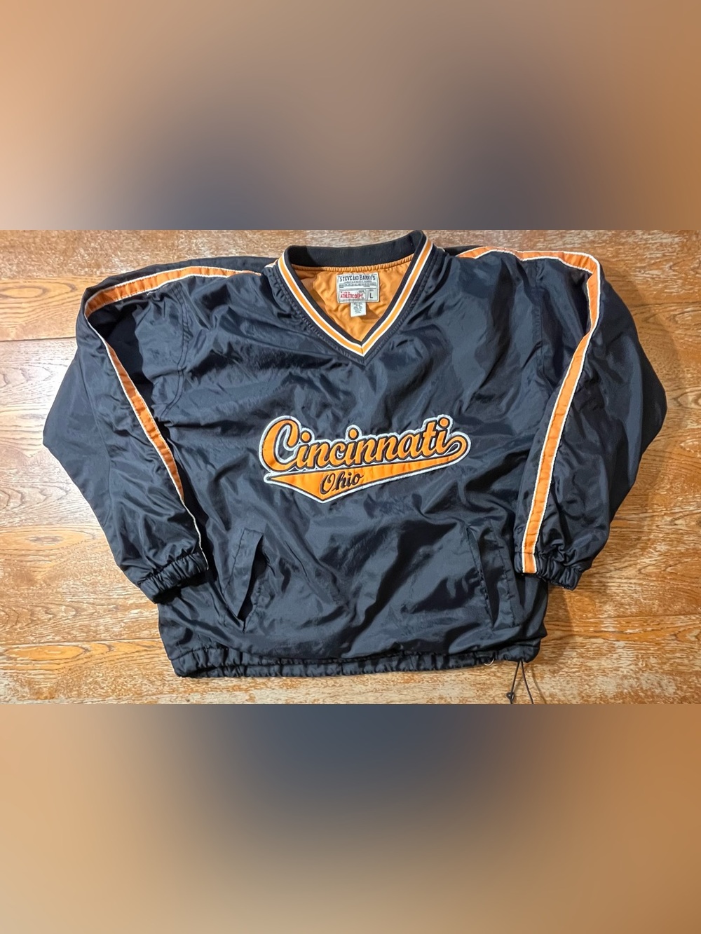 Vintage Steve & Barry's Cincinnati Ohio V-neck Pullover Jacket. Size Large Mens